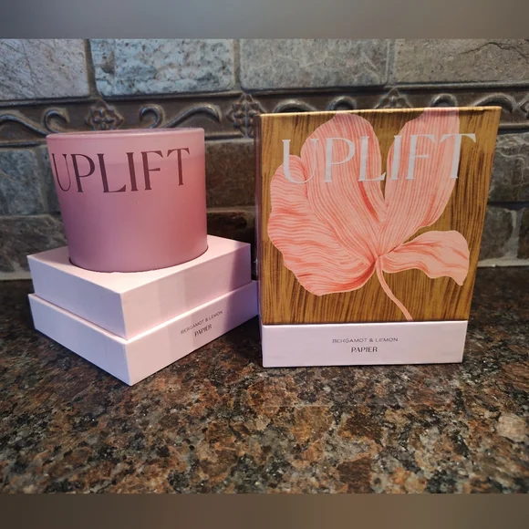Papier Uplift Pink Bergamot and Lemon Pink Candle - Picture 1 of 5